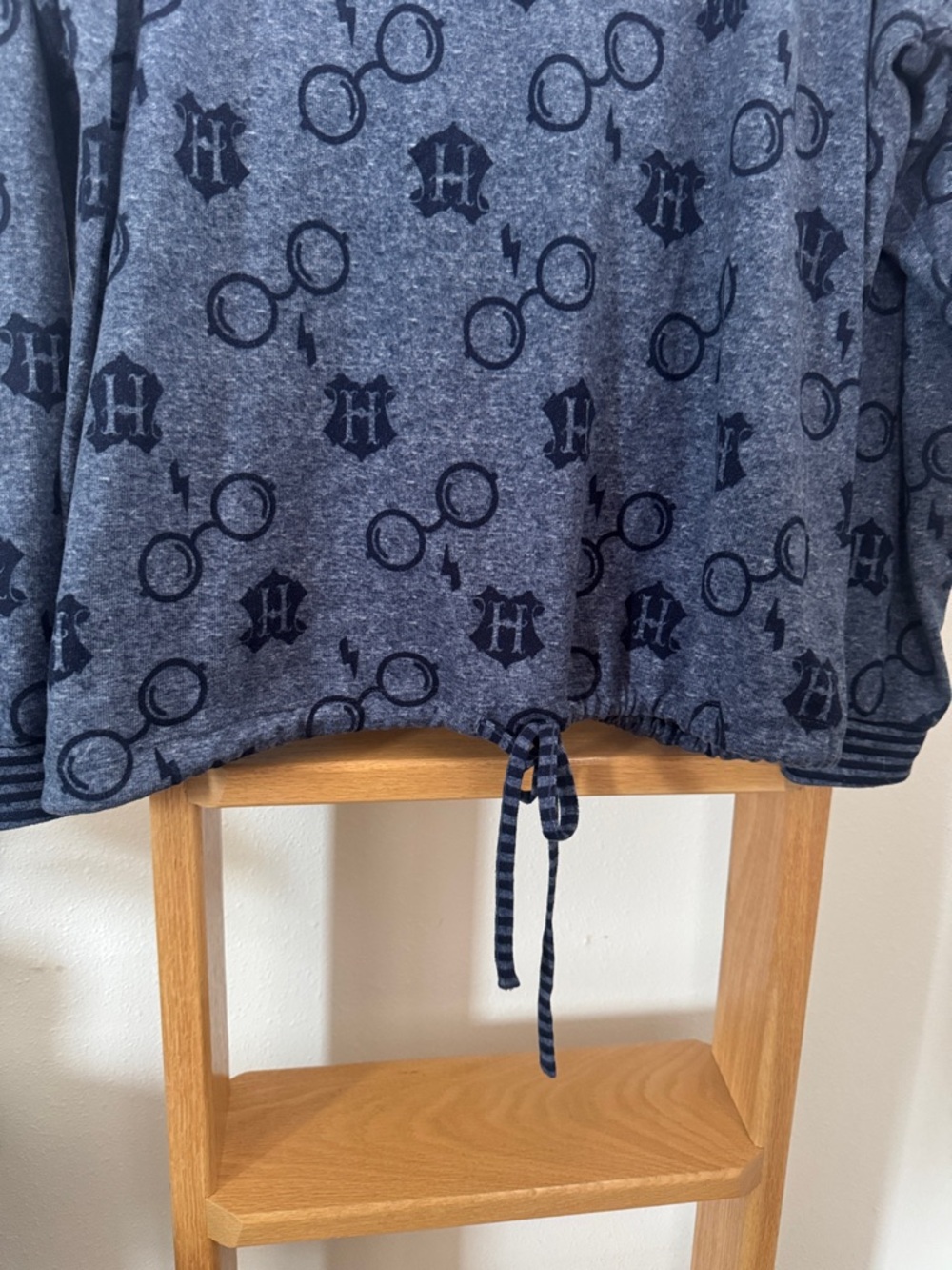 Like new 🧙♀️Harry Potter Wizarding World Lounge Top XL Poly/Spandex blend - Picture 7 of 9